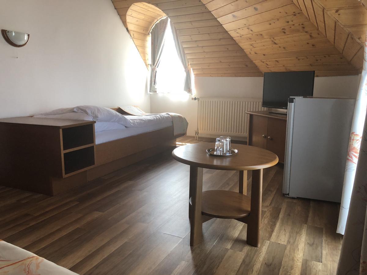Zoeldteto Panzio Bed and Breakfast Balatonfüred Eksteriør billede