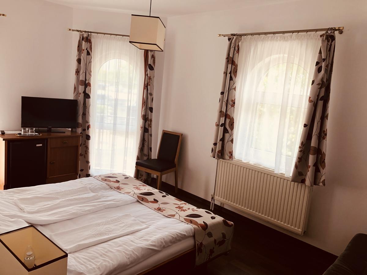 Zoeldteto Panzio Bed and Breakfast Balatonfüred Eksteriør billede