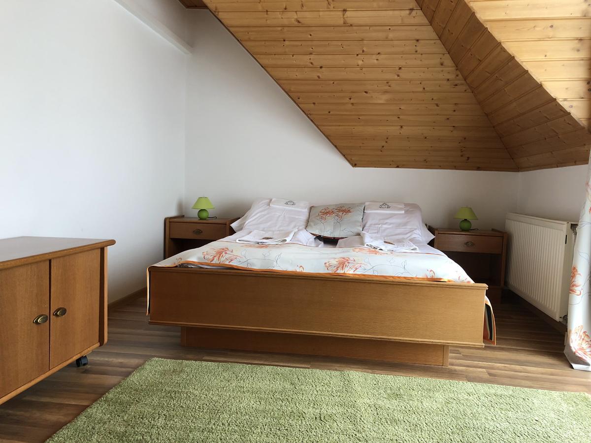 Zoeldteto Panzio Bed and Breakfast Balatonfüred Eksteriør billede