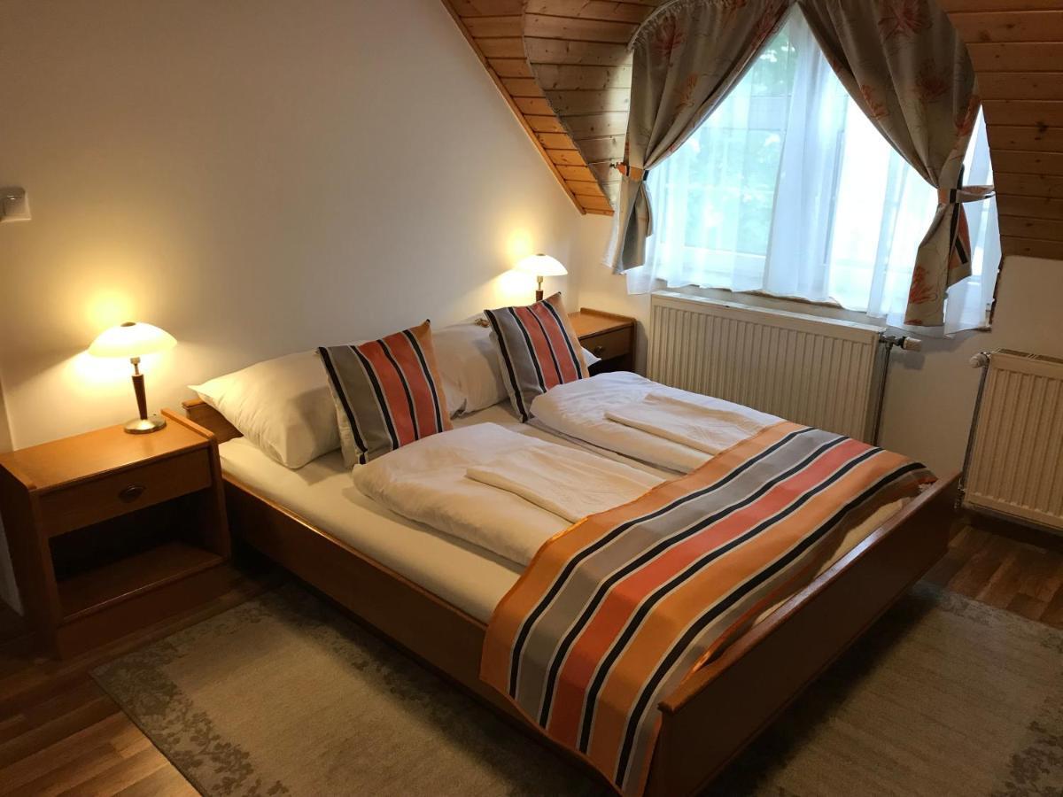 Zoeldteto Panzio Bed and Breakfast Balatonfüred Eksteriør billede