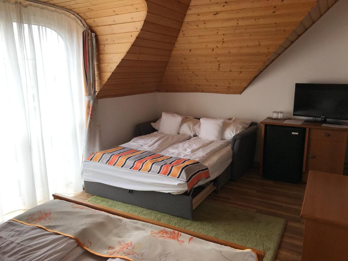 Zoeldteto Panzio Bed and Breakfast Balatonfüred Eksteriør billede