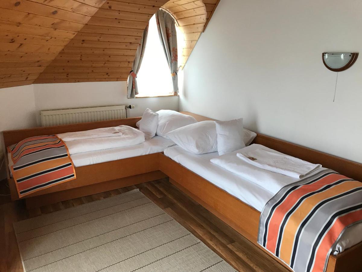 Zoeldteto Panzio Bed and Breakfast Balatonfüred Eksteriør billede