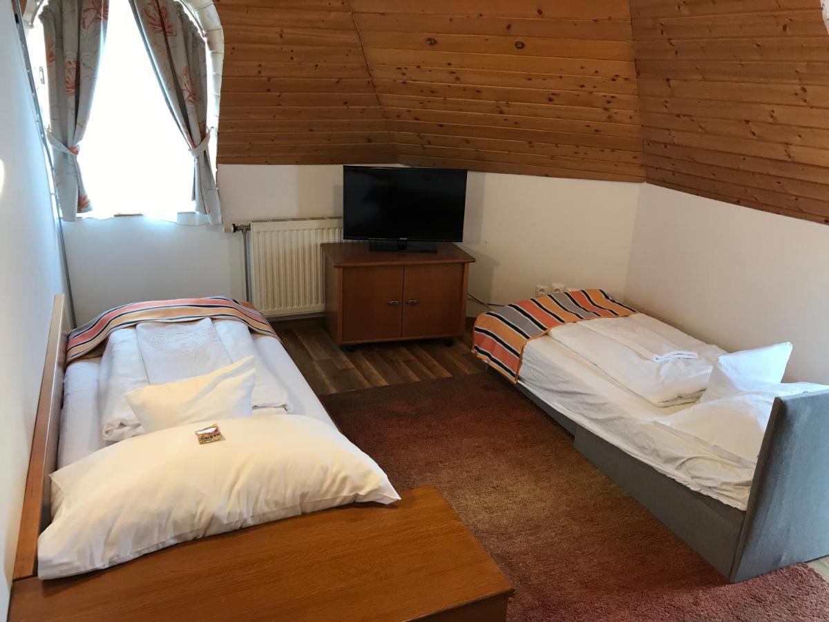 Zoeldteto Panzio Bed and Breakfast Balatonfüred Eksteriør billede