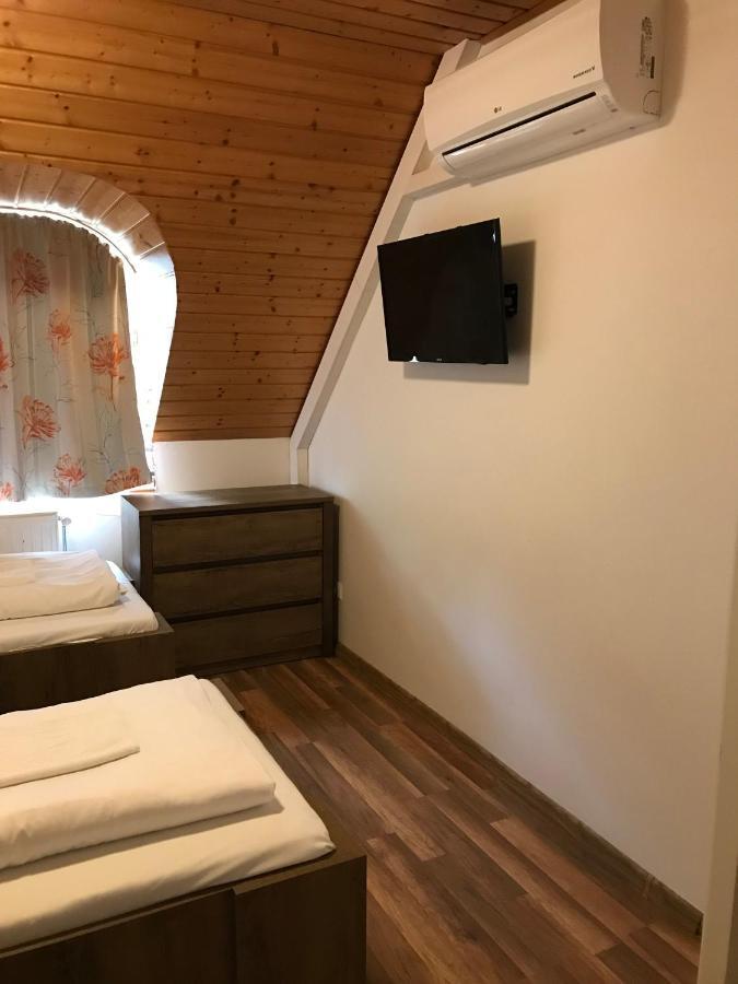 Zoeldteto Panzio Bed and Breakfast Balatonfüred Eksteriør billede
